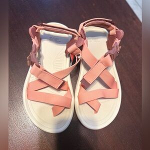 Teva Hurricane Terra Dactyl Coral Sandals for Women NWOT